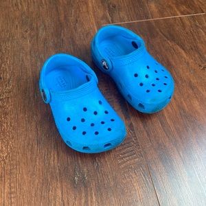 Crocs - size C6 (toddler)